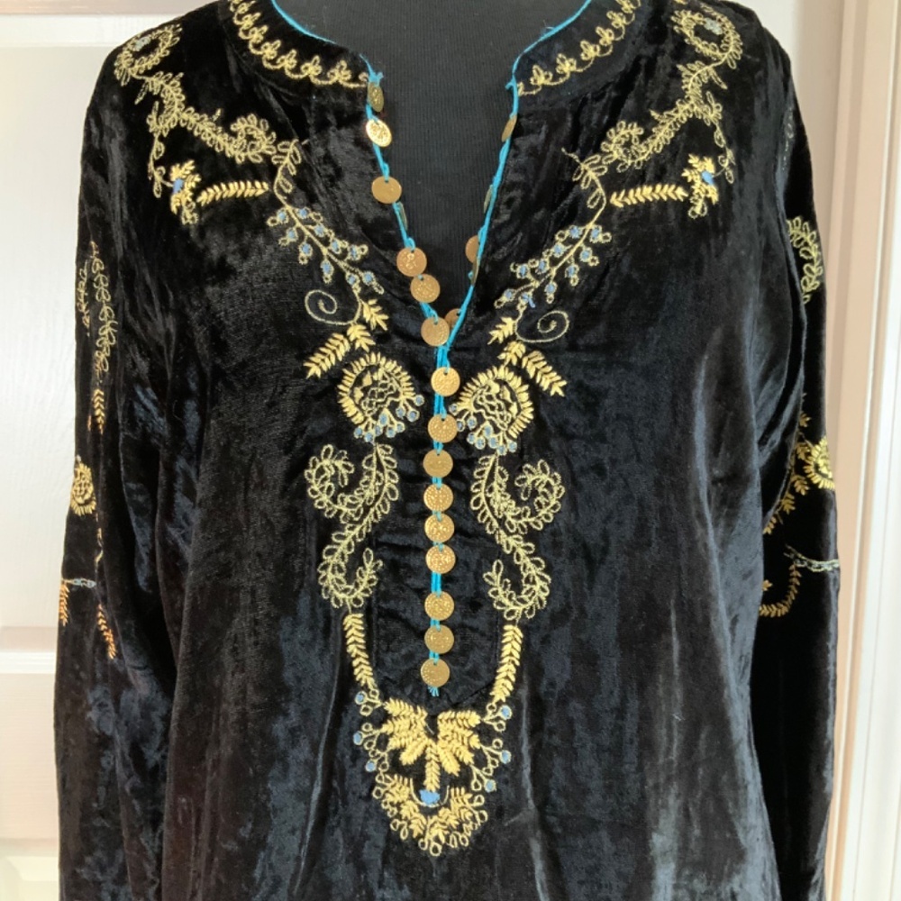 Soft Surroundings Black Velvet Embroidered Beaded Top Size Medium - Picture 4 of 11